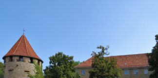 Blick auf den Turm Bürgergehorsam und die Kunsthalle