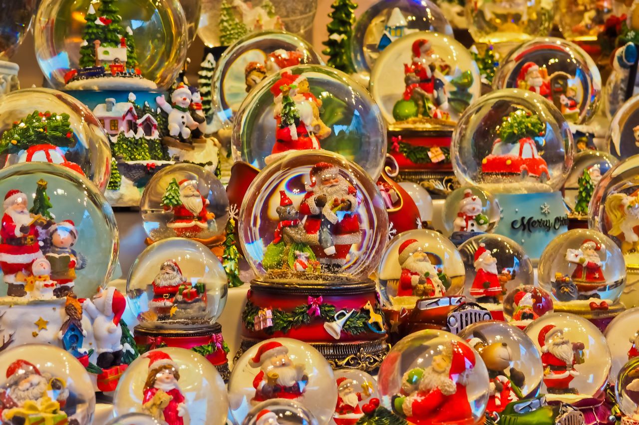 Weihnachtsschneekugeln